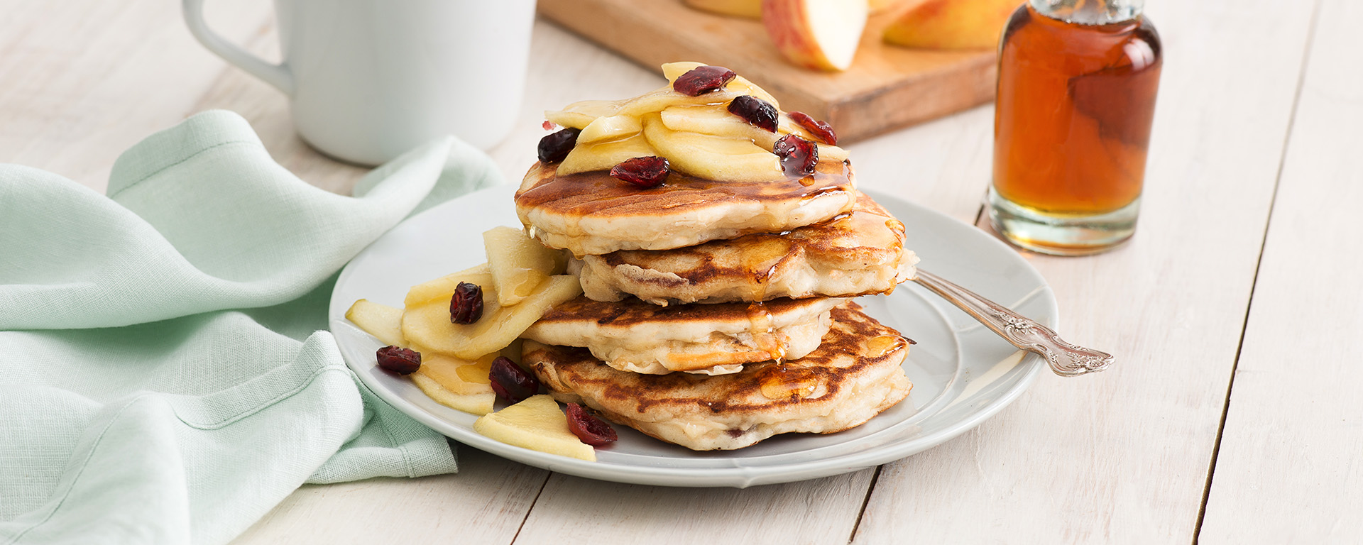 Photo for - Crêpes au cheddar, aux pommes et au bacon croustillant